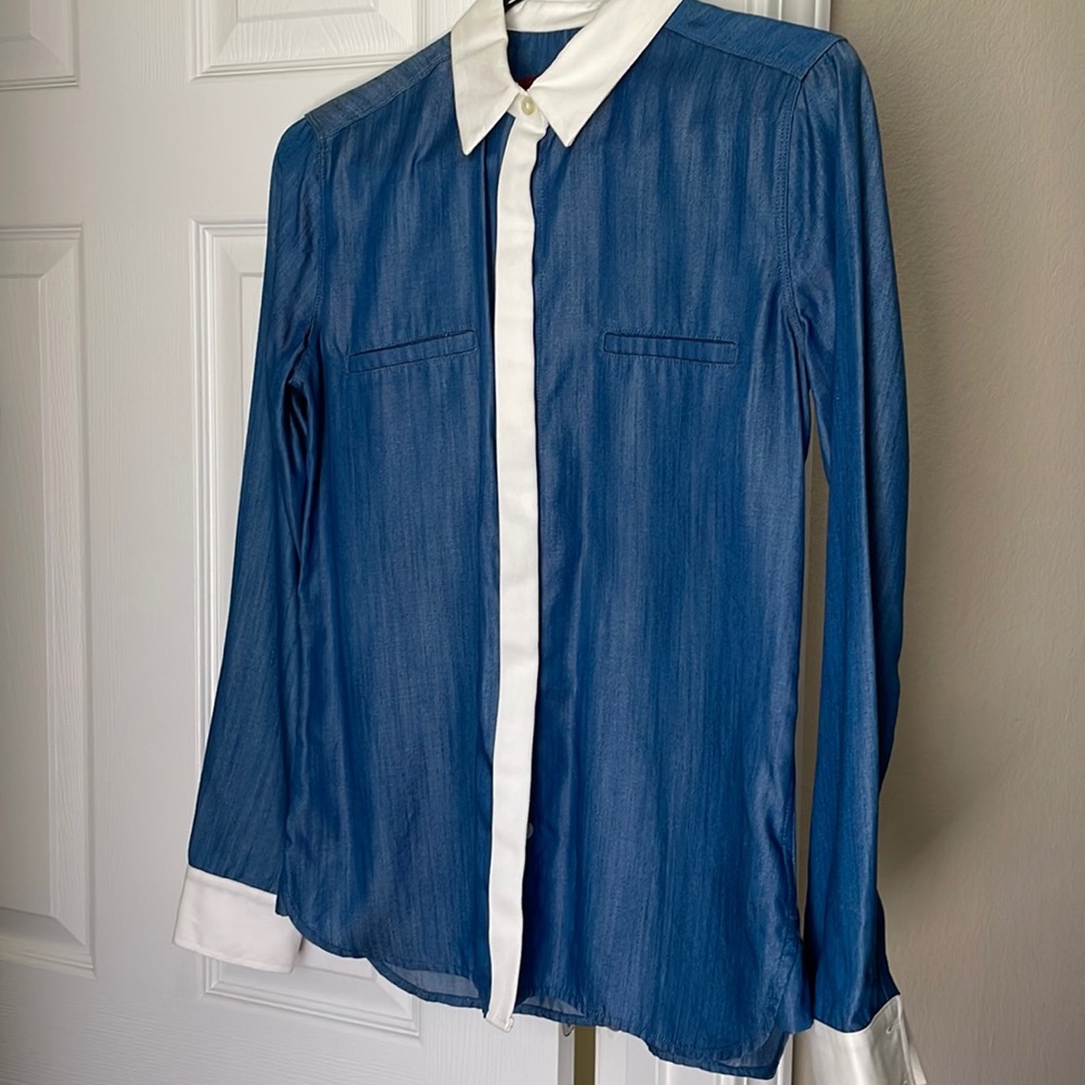 7 for all mankind button down denim shirt. White accents on cuff, collar & butto